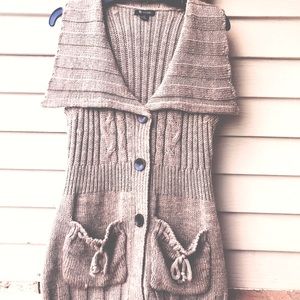 Sisters boutique cardi acrylic/wool sweater vest